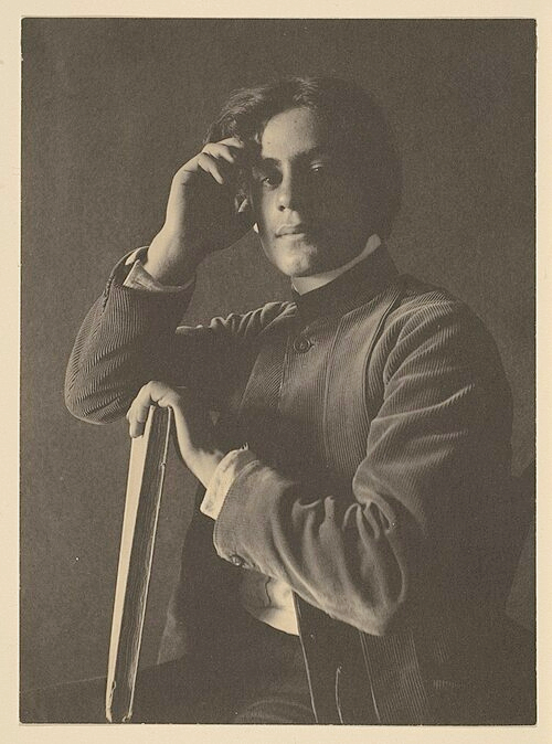 Kahlil Gibran, age 14, in a black and white photograph.