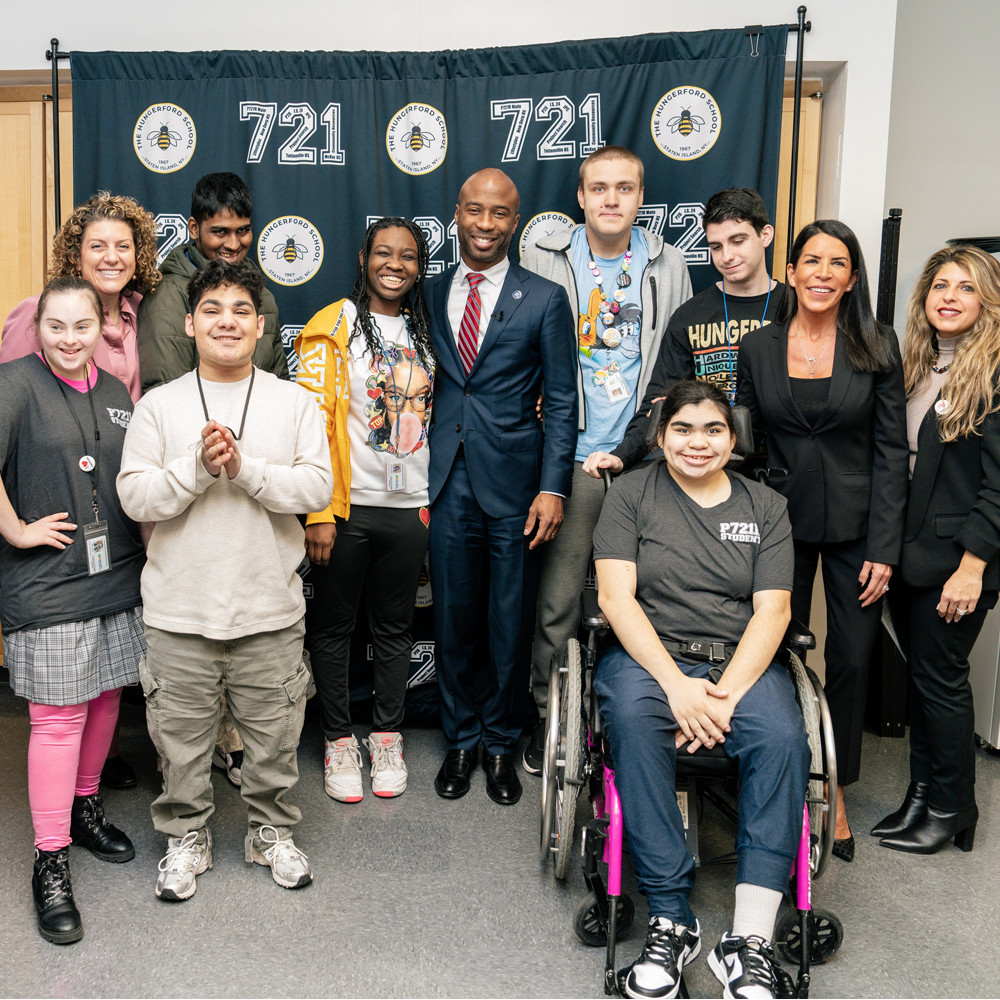Chancellor Samuels with Students and Staff at P721R